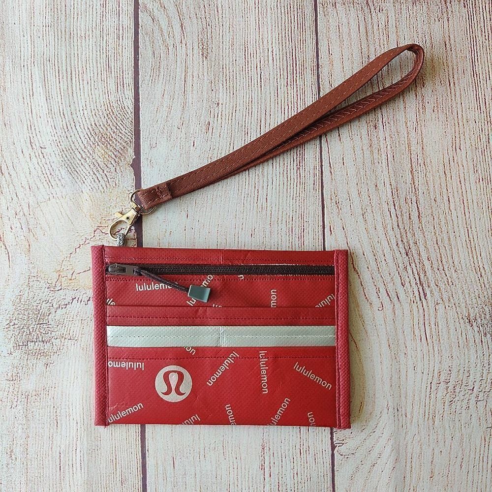 Lululemon handmade credit card ID coin holder with wristlet A38